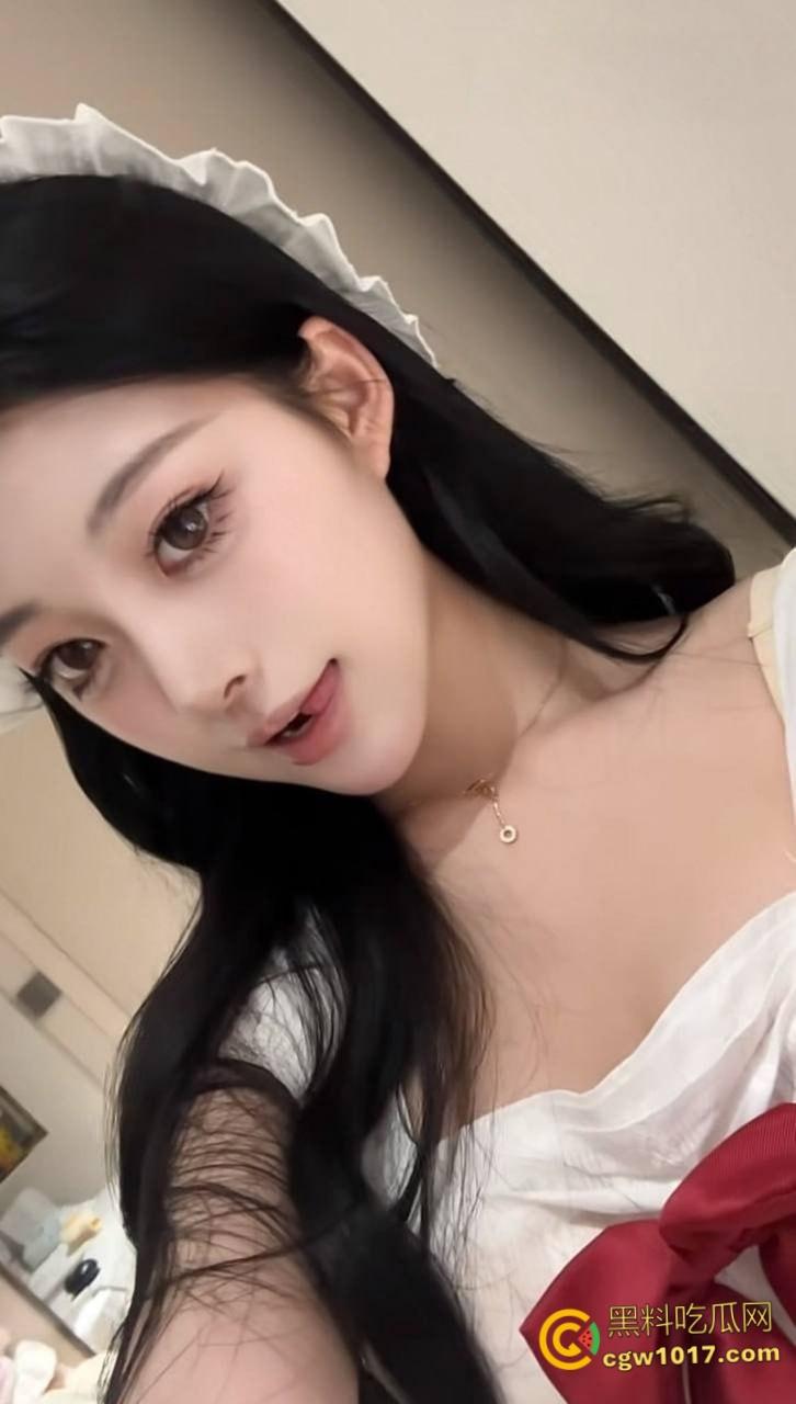 义乌抖音网红【小棉】，大尺度制服私拍流出，高颜甜妹揉乳扣穴，自慰娇喘白浆四溢，反差骚劲爆棚！-2