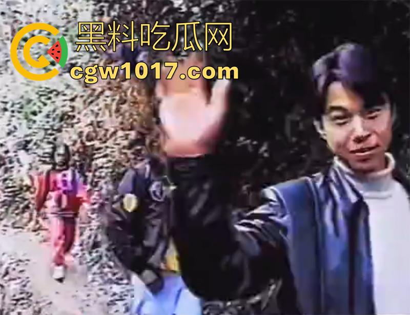 胆小勿入！实录见鬼灵异事件，台湾红衣小女孩真实录像，脸色铁青面容恐怖，旅行团回忆没有这个小女孩！-7