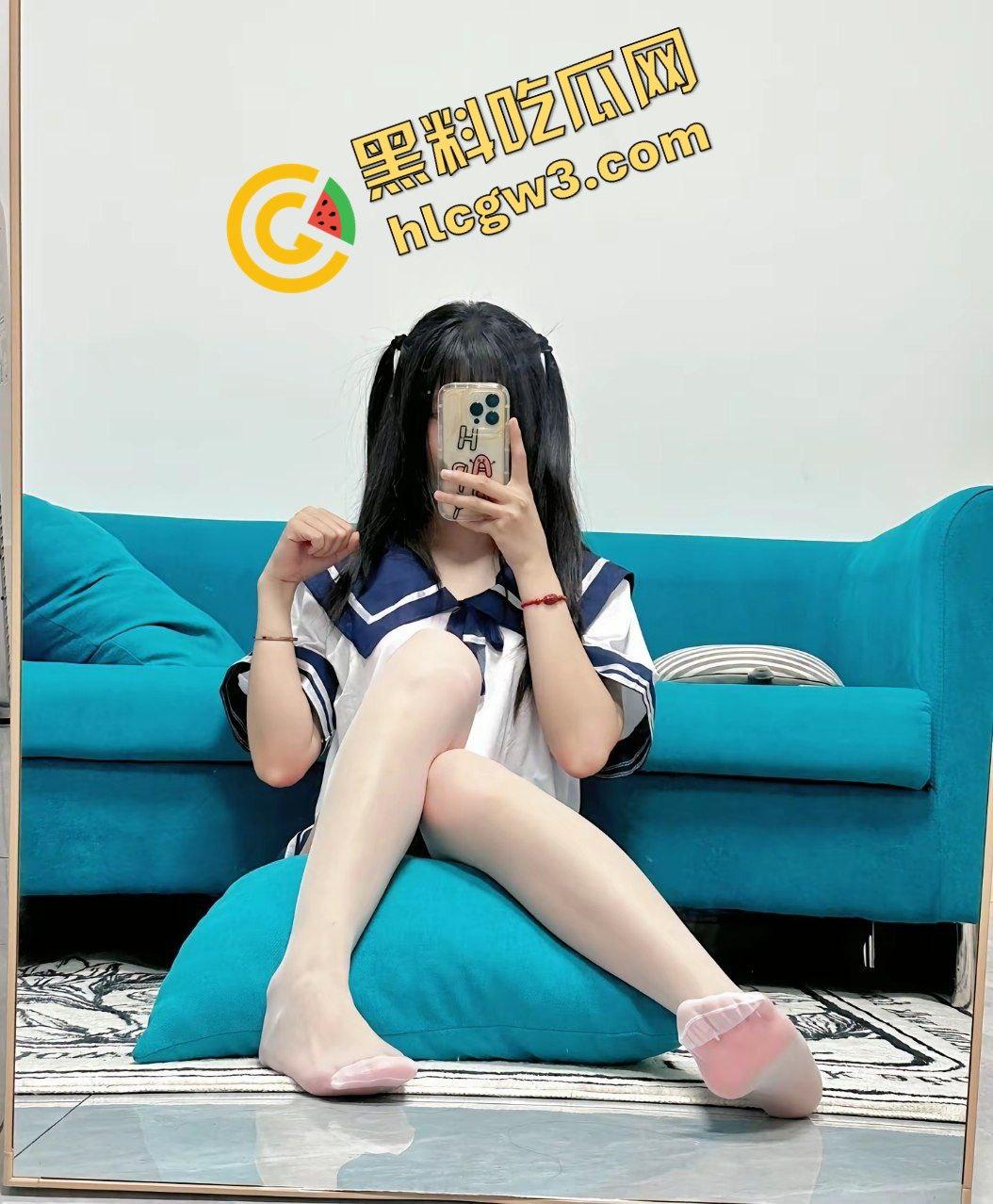 抖音御姐美腿玉足反差婊骚货『东京小鱼』线下穿JK舔鸡金主 后怼猛操贼带劲！原创独家曝光！-7