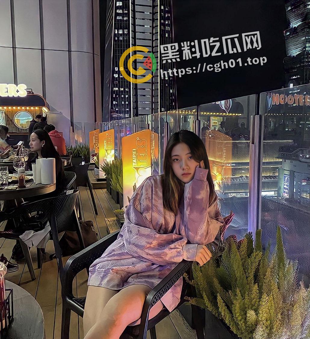 台湾台北大学生 教科书级别反差婊  御姐脸的人性飞机杯 自慰都能水多的溢出来-8