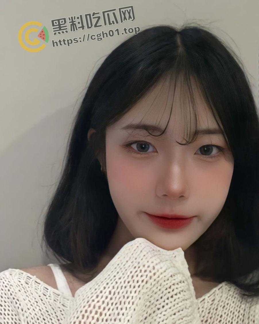 台湾台北大学生 教科书级别反差婊  御姐脸的人性飞机杯 自慰都能水多的溢出来-13