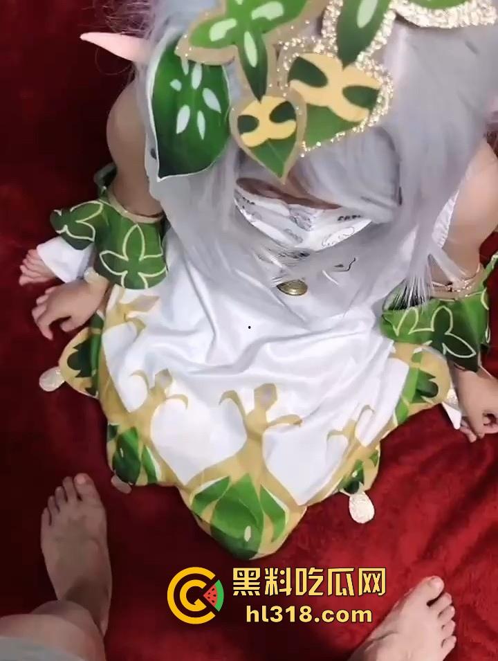 海角乱伦,操漫展回来的女儿,cos草神的衣服还没来得及脱, 就已经吃起了我的鸡巴,激情满满!-4