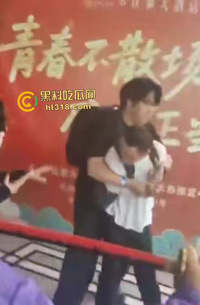 四川遂宁漫展《我的英雄学院》Coser被霸凌扯掉假发，直接拔刀砍人反霸凌！-6