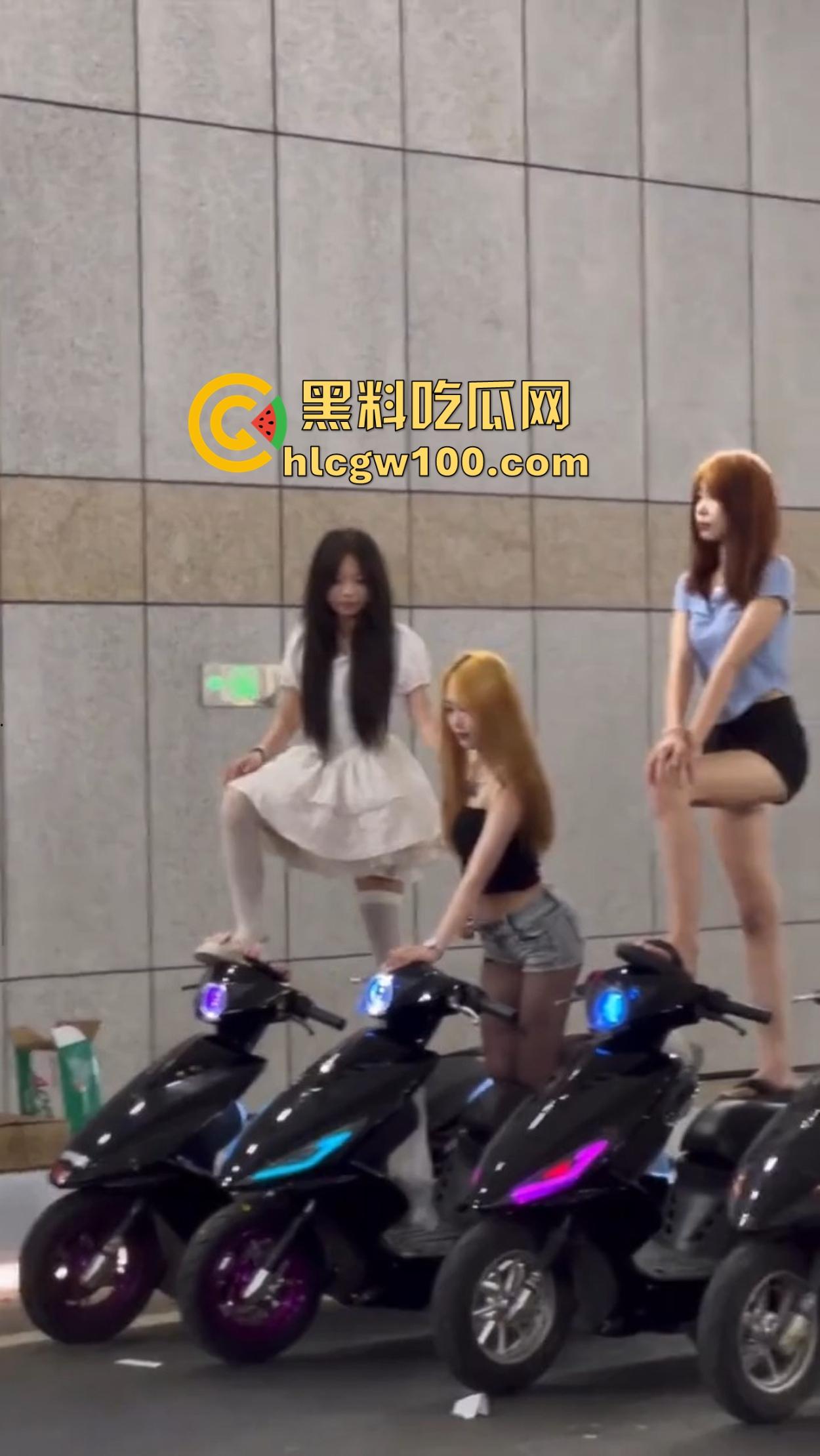 杜卡迪V4保时捷911都不如小牛电动车有排面？毕竟是黄毛精神小妹的专属神车，吃过的逼比你吃过的饭还多！-11