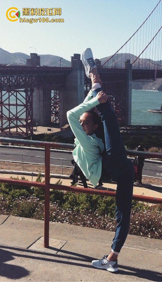 美国大学妖娆拉拉队长【Buhnny】母狗本性曝光,暴力深喉视频泄密,颜值担当竟成大鸡巴玩物!-2