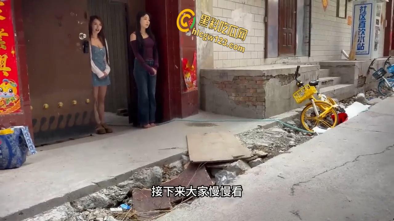 太原城中村爱情小巷，站街女丝袜翘臀勾魂，学生御姐巨乳应有尽有 !-4