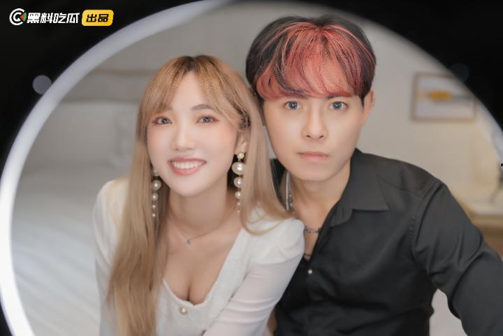 黑料吃瓜网出品-《江南第一小屌童锦程798&吴柳芳之花小龙&王老师爱情故事》第一集！-2