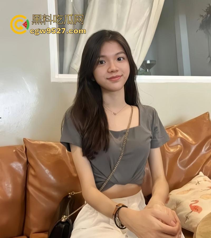 厦门大学【张婷婷】调教视频流出，清纯女神骑乘猛坐粗大鸡巴上，淫水顺大腿流淌，房间充满了呻吟声！-1