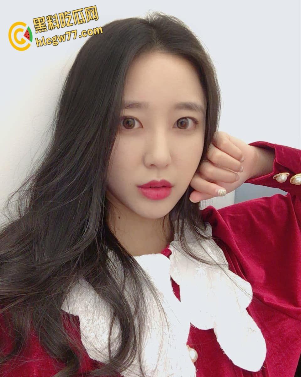 韩国风骚人妻露脸自拍，长腿反差尤物情趣诱惑，淫叫水多掀情欲巅峰！-5