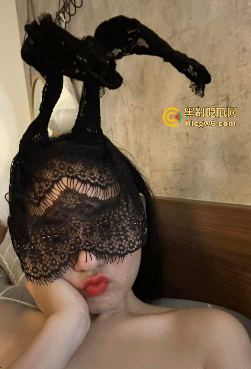 香港知性人妻孙雪梅铁笼囚禁羞辱，手铐肛塞双洞虐插，炮机深喉抽送，良家母狗彻底沦陷！-4