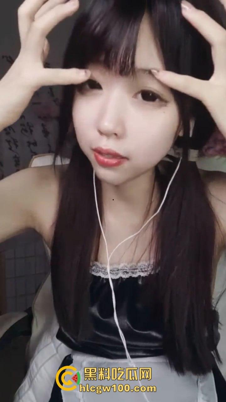 网红主播【萝莉小羊】裸舞专业舞姿动感起飞 全程露脸脱衣裸舞道具抽插极度诱惑-2