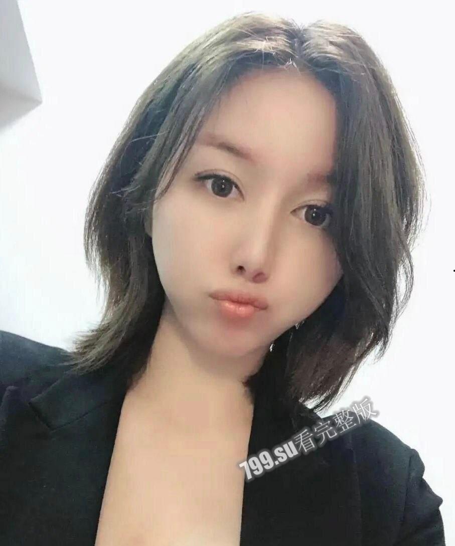 云盘泄露 高颜值反差婊 宋翊儿 第一视图 清纯女神淫荡的一面-1