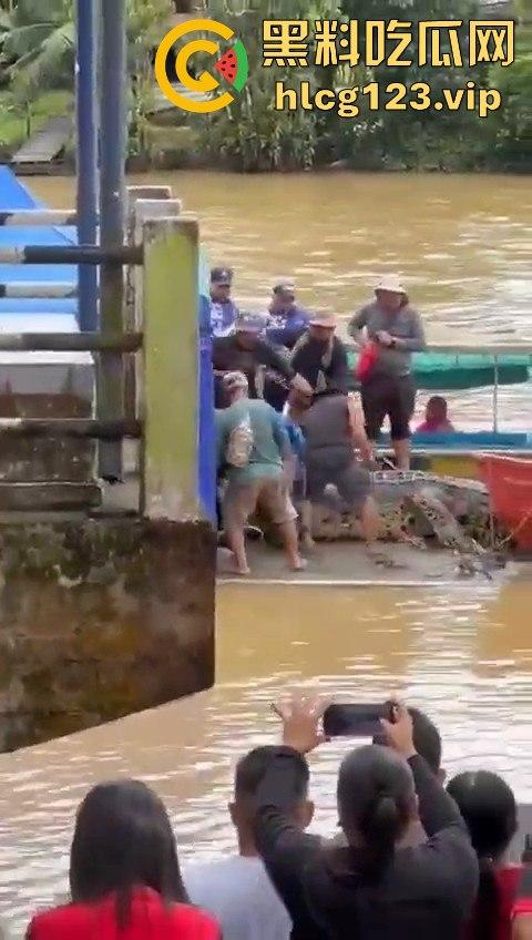 鳄鱼杀人开宴！小镇女孩惨遭下肚，砂捞越首次鳄鱼吃人，残骸成谜！-8