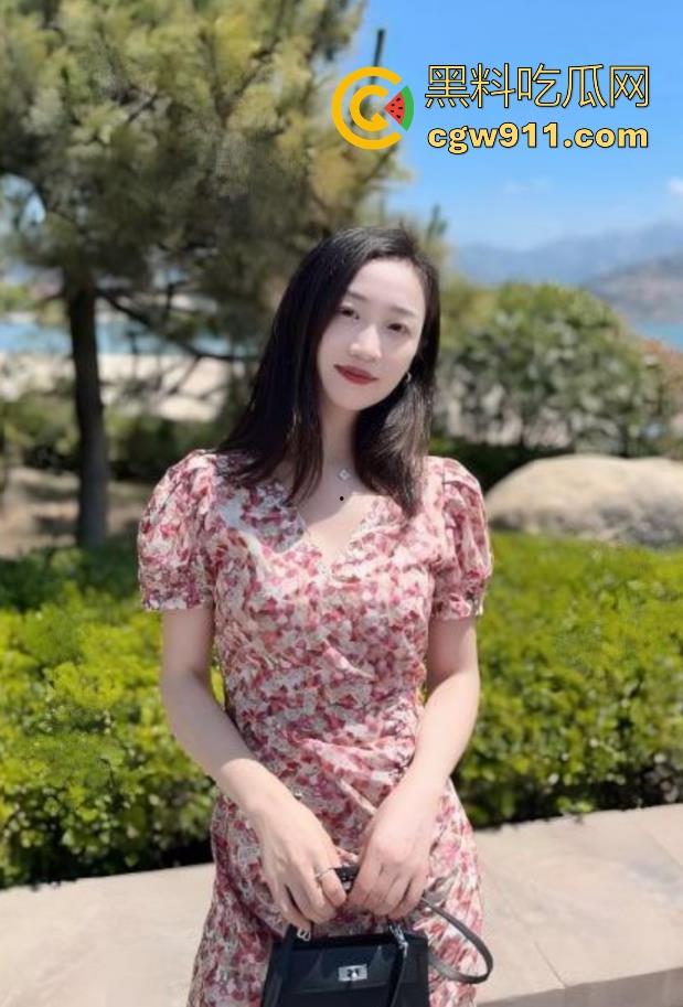 嫂子洗完澡后排卵发情，疯狂求操浓精内射，全程浪叫骚话超多，没多久就缴械了！-1