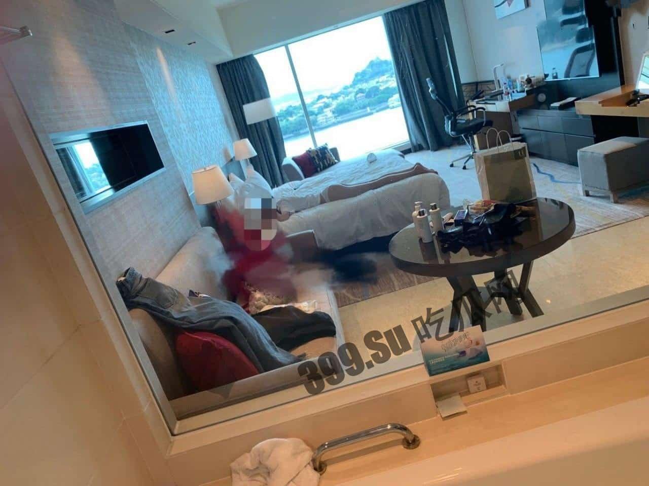 #空姐 #吉祥航空 吉祥航空777航班空姐手机被黑_休息室啪啪视频流出_，飞行中自慰，非常可口的小鲍鱼阴唇_肥满多汁！-3