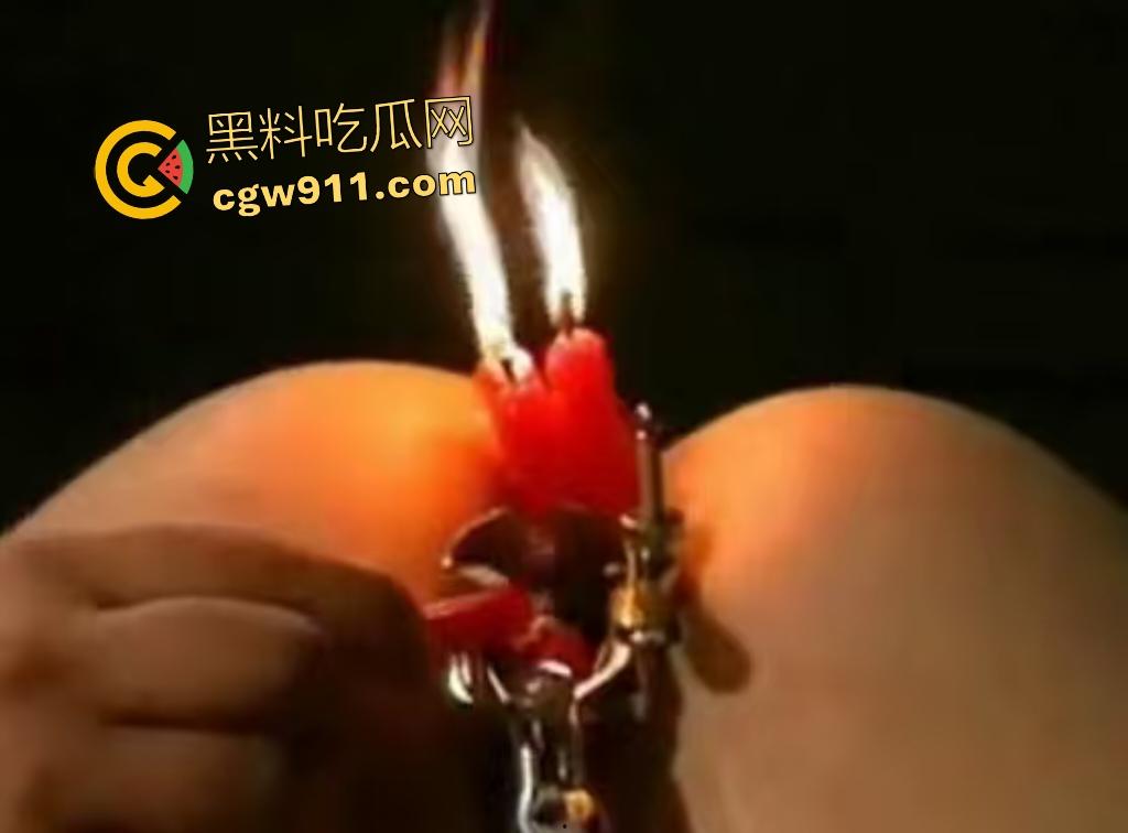 欧美女子猎奇玩法！双洞扩张开阴，点燃蜡烛滴阴道，火辣痛爽交织，火烧得越大，逼越爽！-2