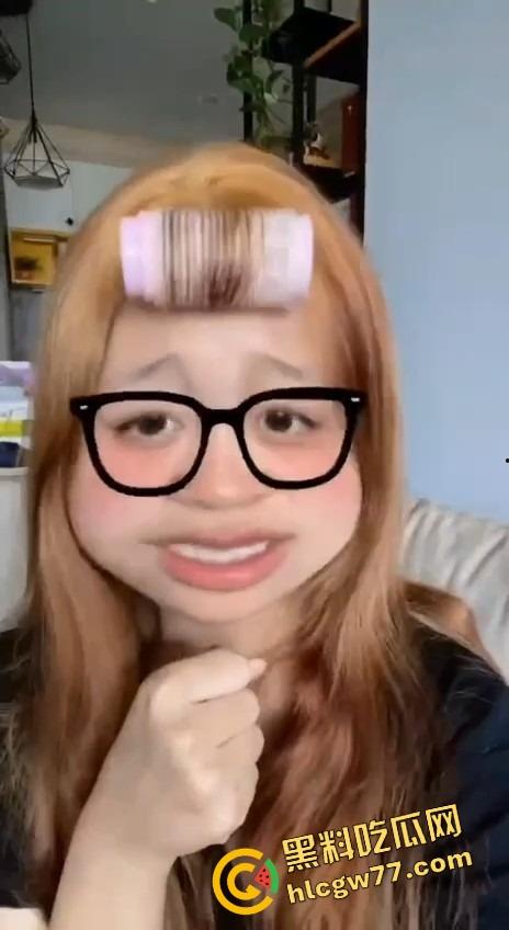 刚毕业就这么放得开？青岛小情侣酒店大战，男友颜射全吞光，还要拉闺蜜来3P！-5