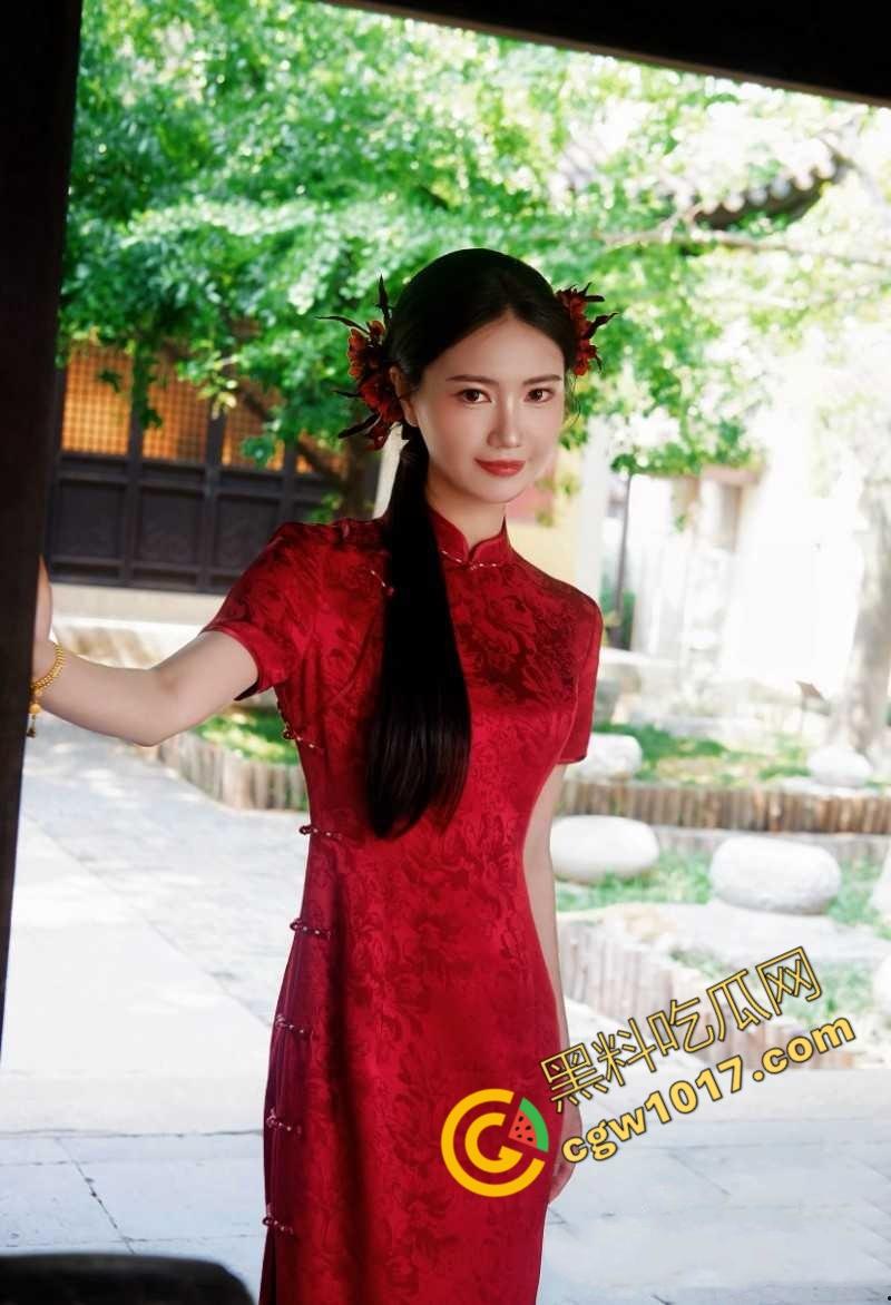 海角大神爆操极品嫂子！嫂子被疯狂调教，强绑口塞，失禁放尿 情趣内衣下被小叔子暴操内射！-1