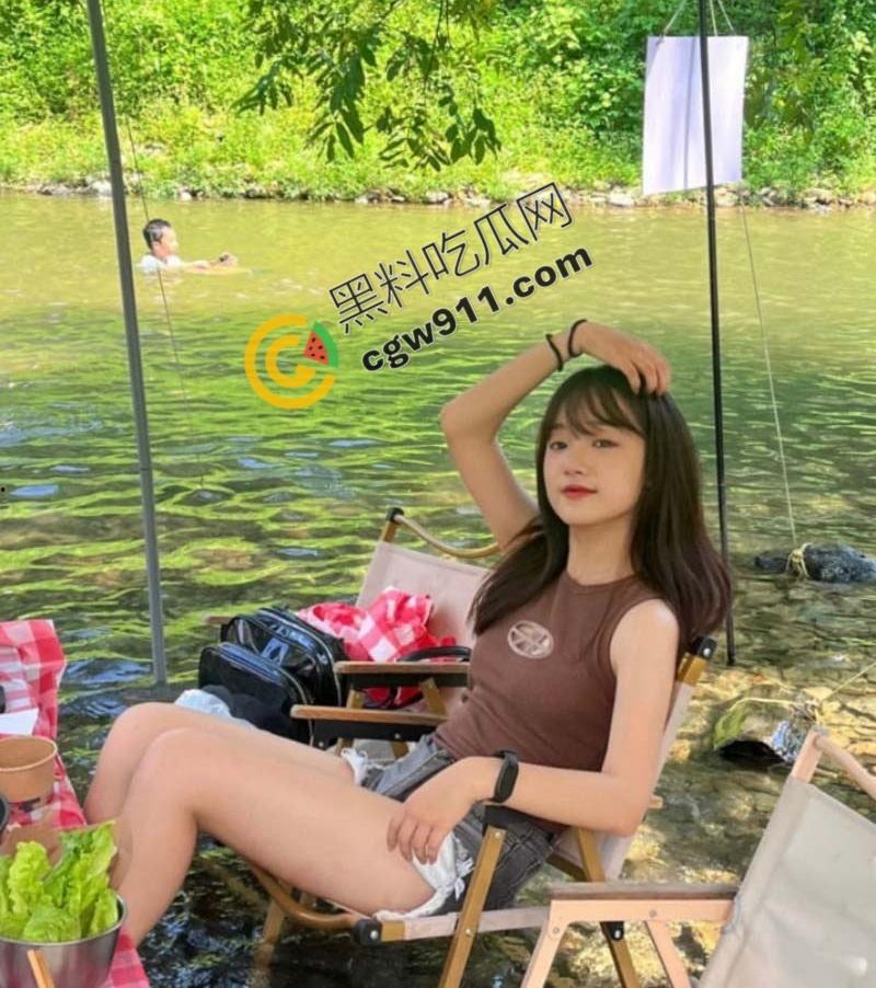 广州清纯学霸【李悦】白天是才女，夜晚化身淫艳女神，被金主无情束缚调教，道具插逼淫荡本性尽情展现-3