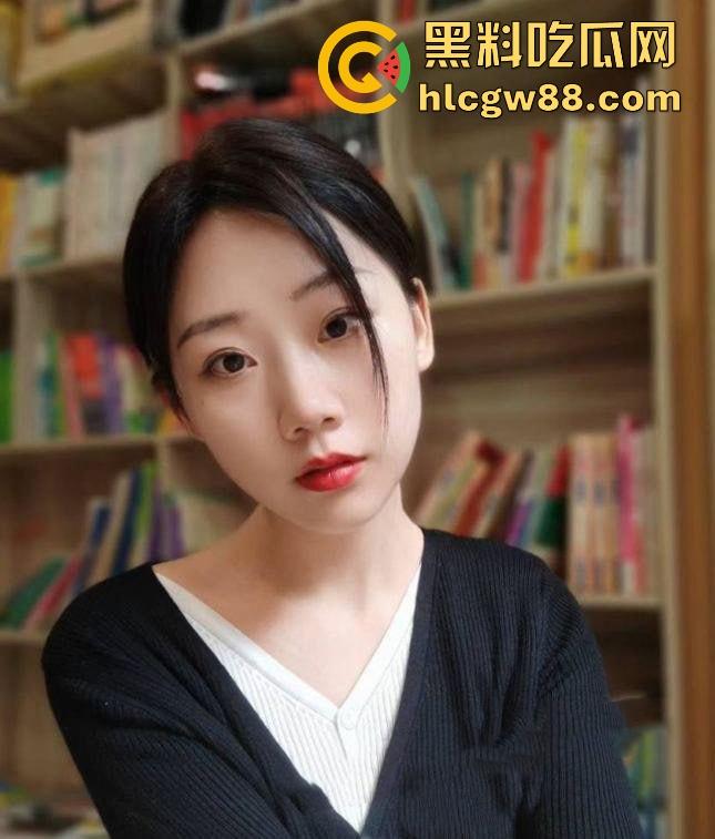 不是老师不会叫 哥哥你要不带套 重庆希望小学极品骚货老师【秦依依】 露脸开发调教黑丝开裆淫叫！-1