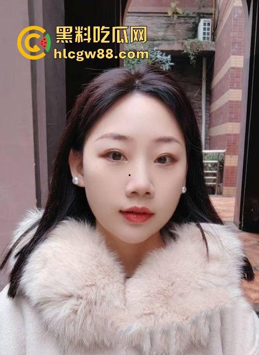 不是老师不会叫 哥哥你要不带套 重庆希望小学极品骚货老师【秦依依】 露脸开发调教黑丝开裆淫叫！-3