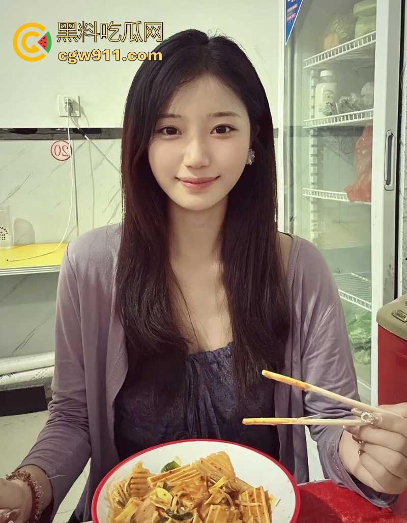 河南郑州御姐白领【陆瑶】性爱调教视频流出，爽到抽搐潮喷，撅臀指奸虐穴，骚得极其反差！-1