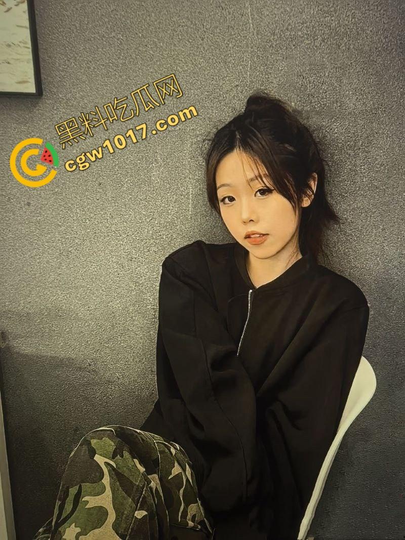 上海应用技术大学爆炸性丑闻！【王肖莉】包养艳照惊天曝光，多姿势性爱，骑乘扭腰压榨，尖叫不断！-1