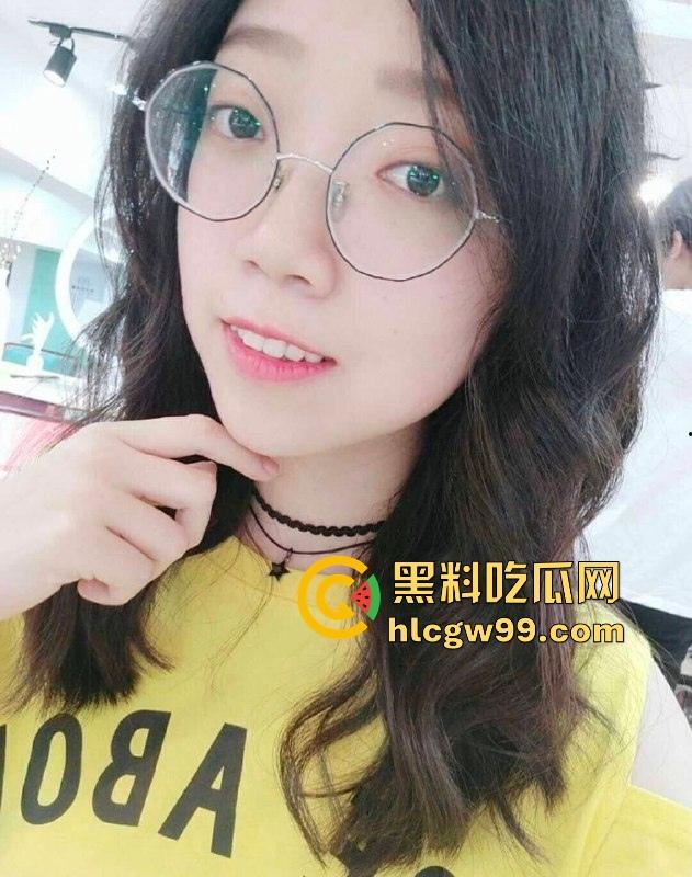 武汉常青树实验学校眼镜婊【许筱娜】调教视频流出，娇嫩白虎无套进入，果然戴眼镜的很反差！-3