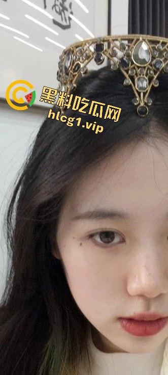 重庆反差学生妹段晓婷兼职游戏陪玩!金主调教下的自慰视频曝光!-2