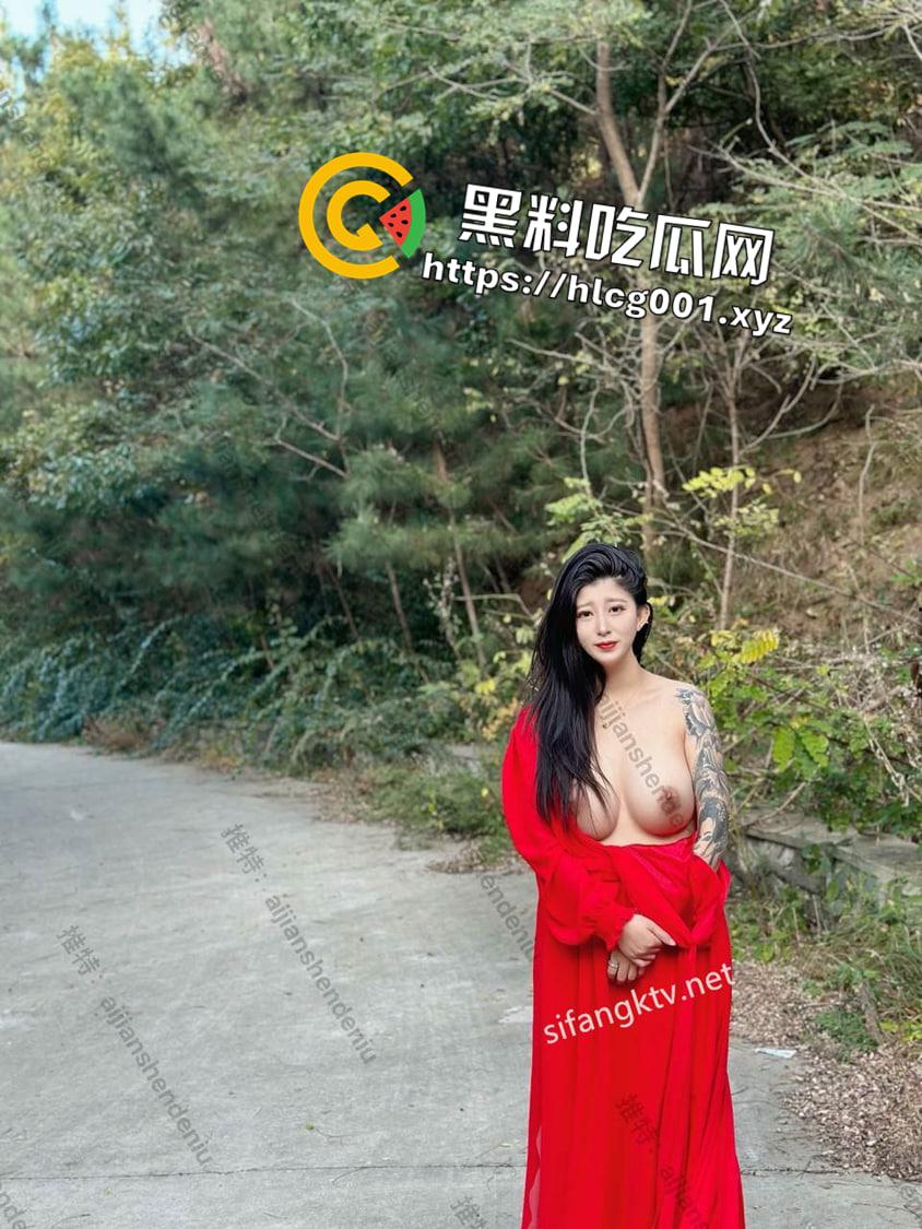 巨乳肥臀美女人妻反差婊【兔兔好闺蜜】各种户外 卫生间露出合集爱吃鸡扒-19