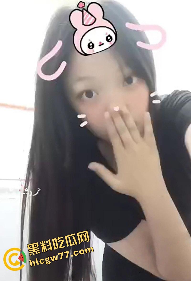 广工『方雅琴』马尾乖乖女竟是露出癖母狗，为金主拍露奶自慰片，乳晃穴湿！-2