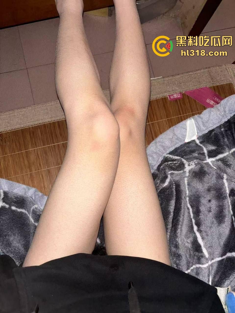 泉州职业学院乖巧学妹【陈爱婷】网调视频被渣男外泄 ，逼脸同框高清自拍，纯情少女沦为黄网贴吧红人！-5