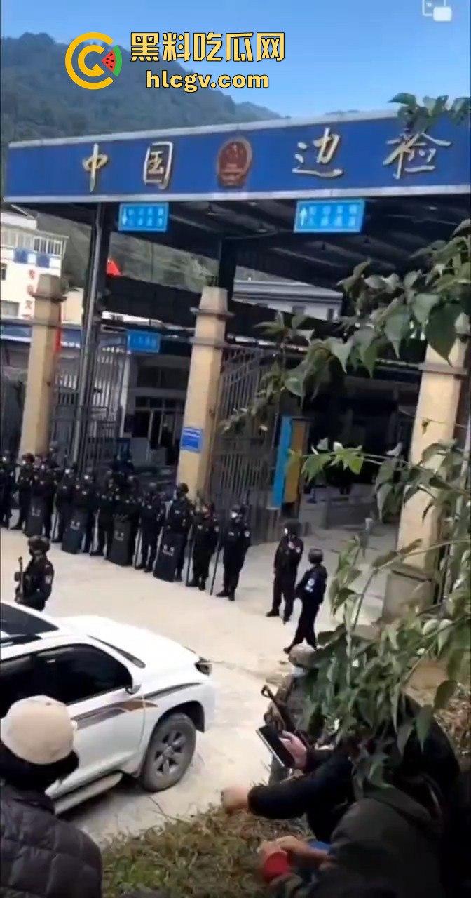 缅甸克钦邦战乱难民潮!百姓涌向腾冲口岸求庇护,中国军队严防死守绝不让难民入境!-6
