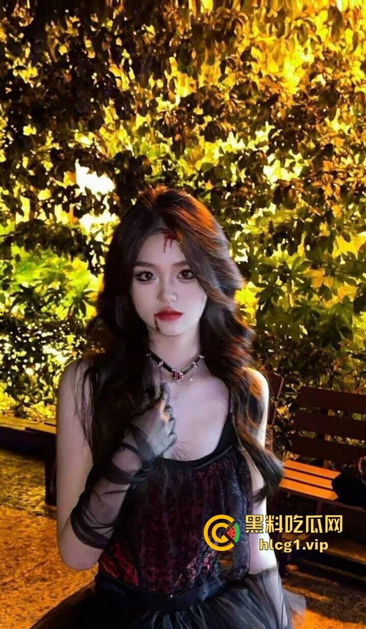 四川传媒大学女神『 林幼薇』的私密视频流出!被绿帽奴男友背后捅刀,鲜花插在牛粪上!-11