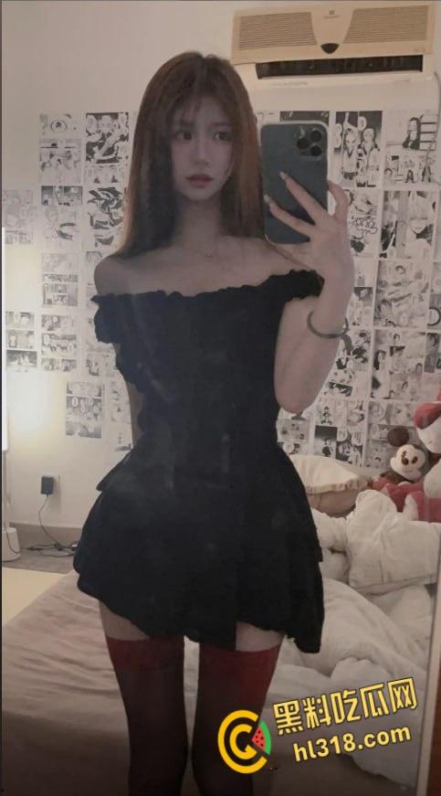 抖音网红【宥子柚】，高颜值母狗与榜一大哥激情做爱，粉嫩白虎小穴被插的白浆直流，第二天逼都肿了 !-2