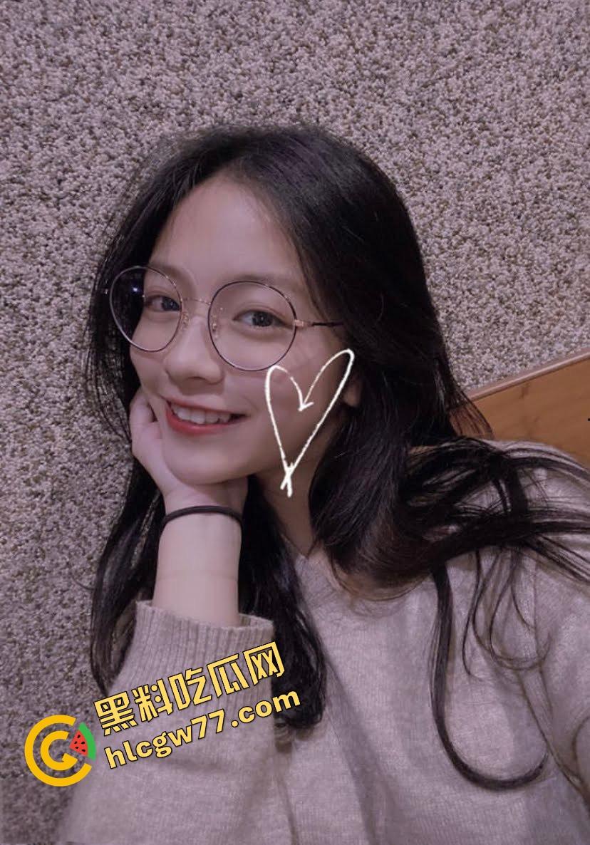 台北甜美台妹『欧阳晓雨』高中刚毕业就练成极品小母狗，骑术一流被各种姿势操到喷水！-7