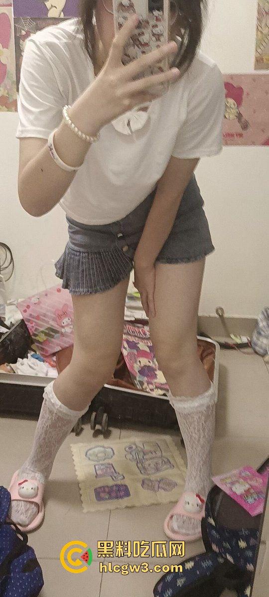 清纯高中生自拍震撼曝光,粉嫩肉穴掰开自慰,娇喘一口一个爸爸,这反差让人顶不住!-9