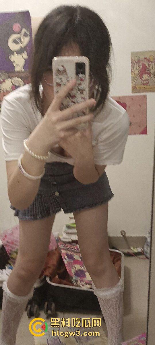 清纯高中生自拍震撼曝光,粉嫩肉穴掰开自慰,娇喘一口一个爸爸,这反差让人顶不住!-12