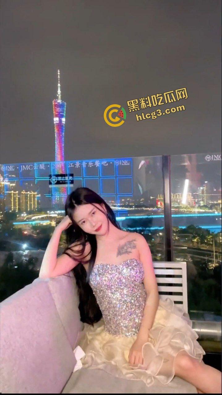 广州顶级外围反差婊『晴晴』05年胯下母狗 各种情趣啪啪合集 电影院多场景 撸点爆满!-3