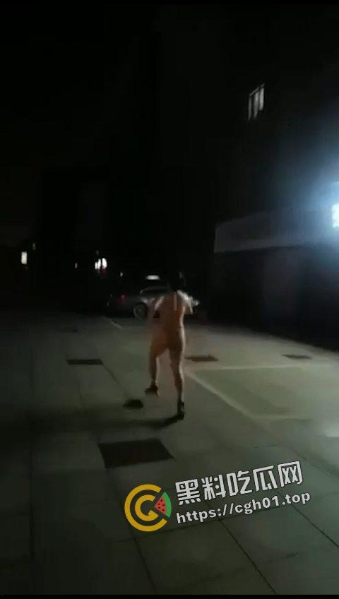 裸奔就是艺术！武汉万科女子裸奔 南宁多起裸奔 裸奔年年有 今年特别多啊-12