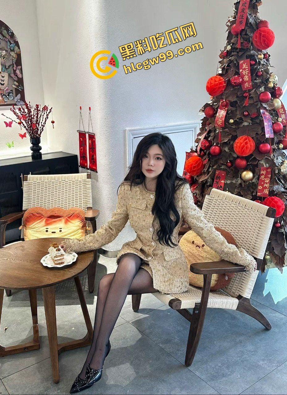 抖音少妇型反差骚鸡【小半】混酒吧认识大哥抠逼勾引，酒店约炮肛塞后入猛怼！独家曝光流出！-4