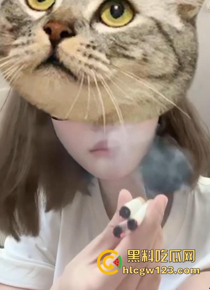 抖音熟女网红 【陈佳儿】直播打pk输了 处罚烟头烫舌针扎胸 狂野大胆作风 是个狠角色！-10