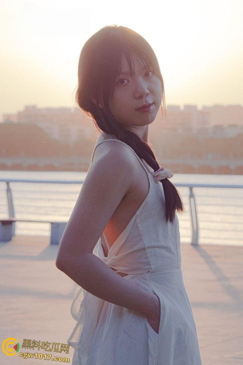 中国美术学院清纯女神【苏雨桐】，化身性感黑丝小野猫，SM绳缚捆绑爆操，高超口技深喉吞吐，馒头小穴紧夹大屌！-1