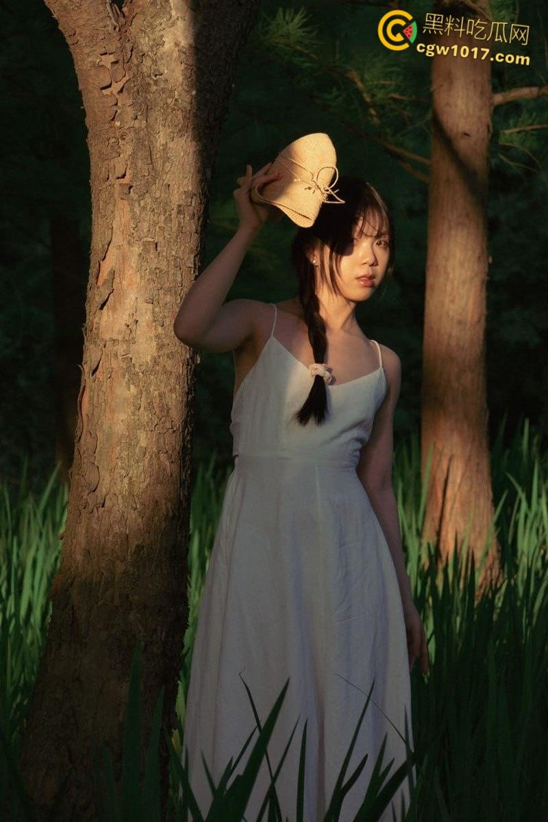 中国美术学院清纯女神【苏雨桐】，化身性感黑丝小野猫，SM绳缚捆绑爆操，高超口技深喉吞吐，馒头小穴紧夹大屌！-2