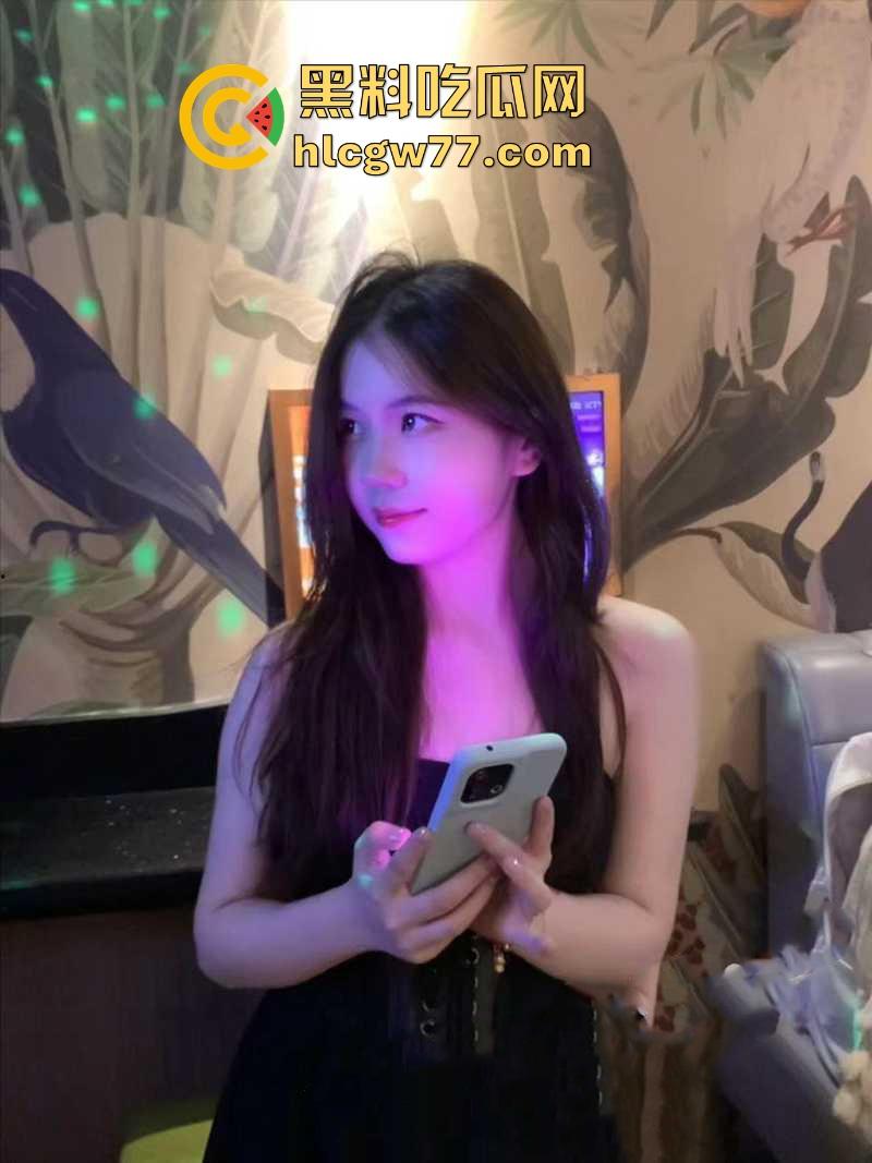 四川旅游学院学生【李晴冰】露脸裸聊勾引男人 多毛馒头穴迫切需要肉棒插入 一对一视频裸聊被录屏-4