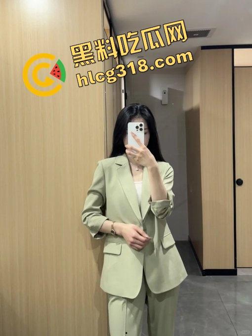 95后女律师白天开庭判案，晚上外网当职业装福利姬，法庭正义使者秒变深夜咯咯哒，打官司送一炮！-2