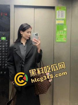 95后女律师白天开庭判案，晚上外网当职业装福利姬，法庭正义使者秒变深夜咯咯哒，打官司送一炮！-10