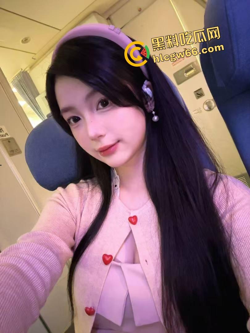 上海TS『依依』太会吃鸡，上半身女神，下半身拼刺刀菊花却绷不住，沪圈公子哥都被她掰弯了！-5