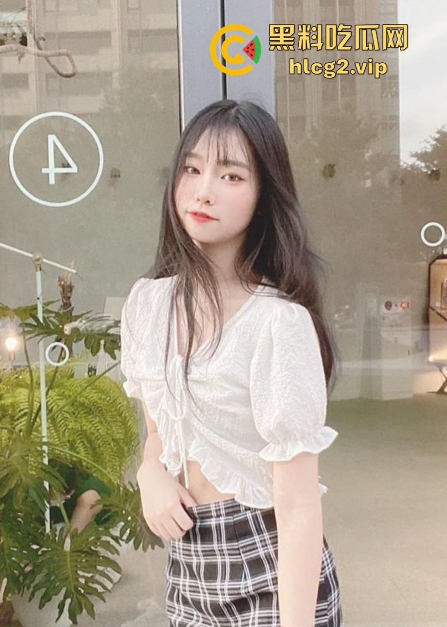 闺蜜大爆料！高颜值女神钱忆彤自拍视频泄出，白虎馒头穴和修长美腿让人欲罢不能！-3