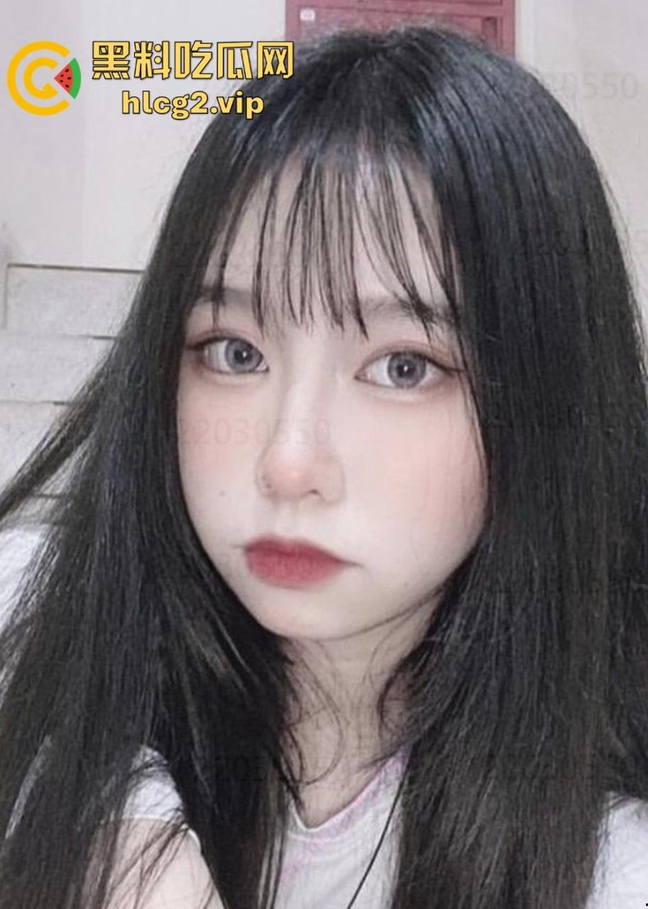 闺蜜大爆料！高颜值女神钱忆彤自拍视频泄出，白虎馒头穴和修长美腿让人欲罢不能！-4